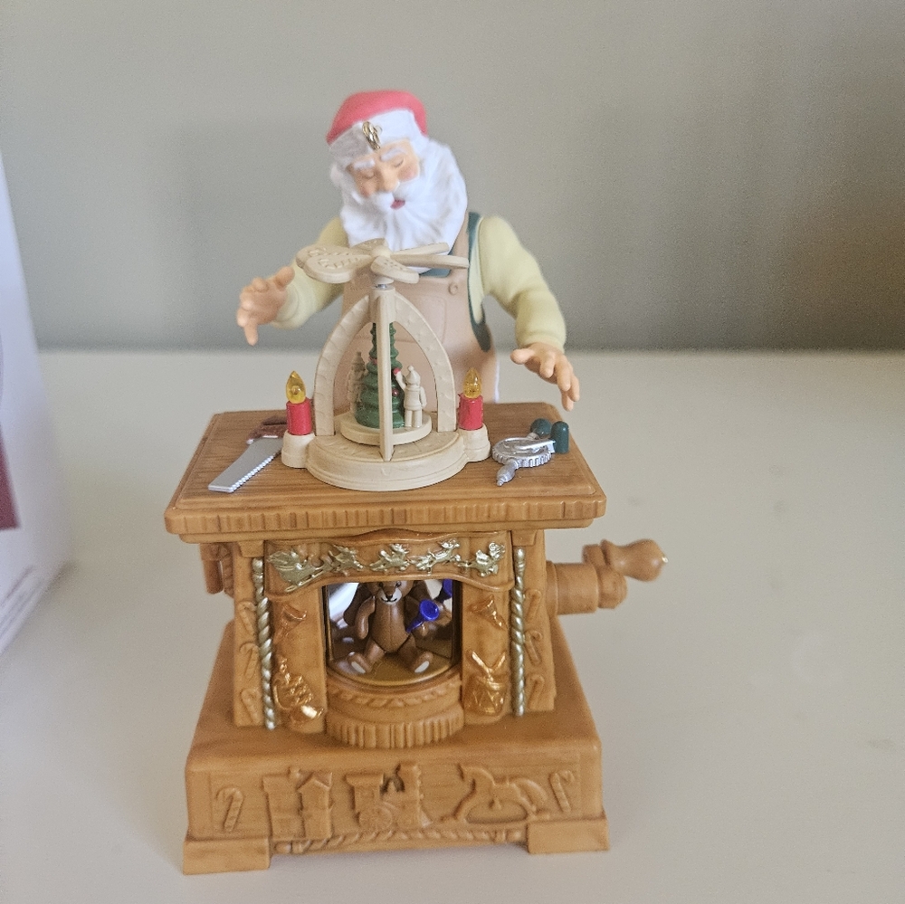 Hallmark Keepsake 2019 Toymaker Santa